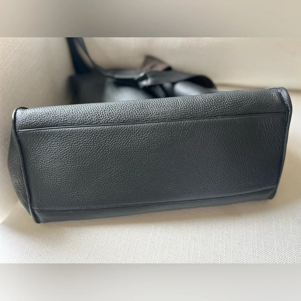 Cuyana Oversized Double Loop bag - Picture 5 of 15